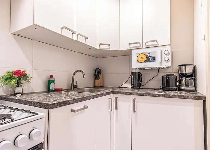 Desirable 2br - Bookable For Longstays In Lockdown B Apartment